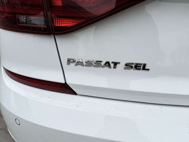 Белый Фольксваген Пассат, объемом двигателя 1.8 л и пробегом 178 тыс. км за 14000 $, фото 2 на Automoto.ua