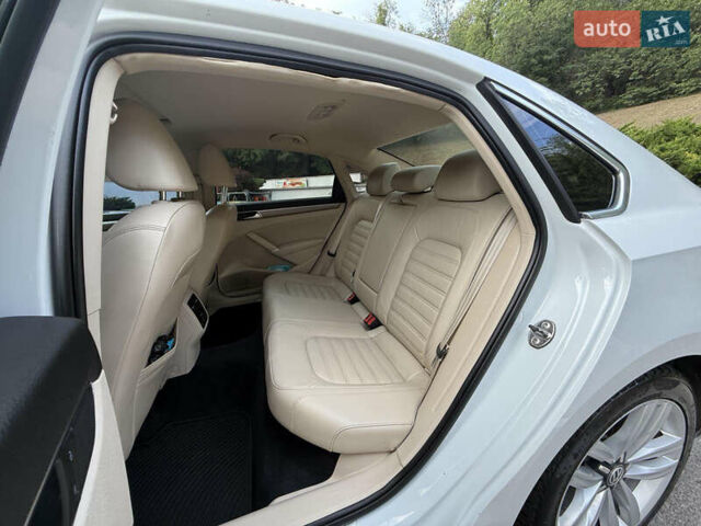 Білий Фольксваген Пассат, об'ємом двигуна 3.6 л та пробігом 136 тис. км за 17500 $, фото 15 на Automoto.ua