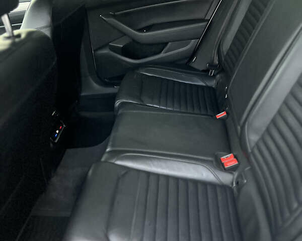 Білий Фольксваген Пассат, об'ємом двигуна 2 л та пробігом 320 тис. км за 16500 $, фото 13 на Automoto.ua