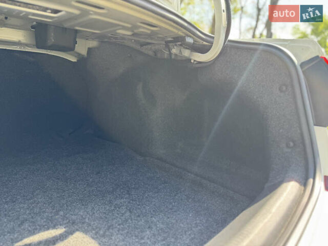 Белый Фольксваген Пассат, объемом двигателя 1.8 л и пробегом 78 тыс. км за 13800 $, фото 53 на Automoto.ua