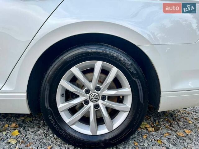 Белый Фольксваген Пассат, объемом двигателя 1.97 л и пробегом 240 тыс. км за 17900 $, фото 12 на Automoto.ua