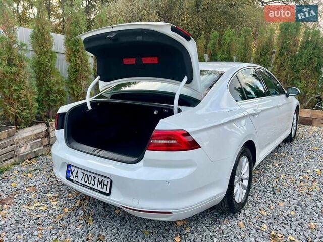 Белый Фольксваген Пассат, объемом двигателя 1.97 л и пробегом 240 тыс. км за 17900 $, фото 90 на Automoto.ua