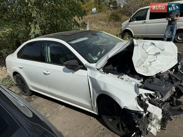 Белый Фольксваген Пассат, объемом двигателя 1.98 л и пробегом 163 тыс. км за 4500 $, фото 2 на Automoto.ua