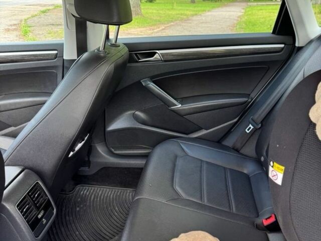 Белый Фольксваген Пассат, объемом двигателя 2 л и пробегом 135 тыс. км за 16100 $, фото 7 на Automoto.ua