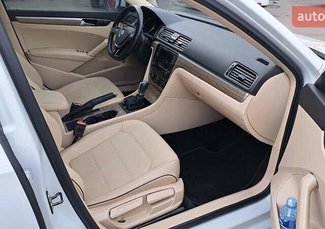 Белый Фольксваген Пассат, объемом двигателя 1.98 л и пробегом 133 тыс. км за 13300 $, фото 17 на Automoto.ua