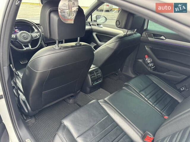 Білий Фольксваген Пассат, об'ємом двигуна 1.97 л та пробігом 255 тис. км за 22500 $, фото 19 на Automoto.ua