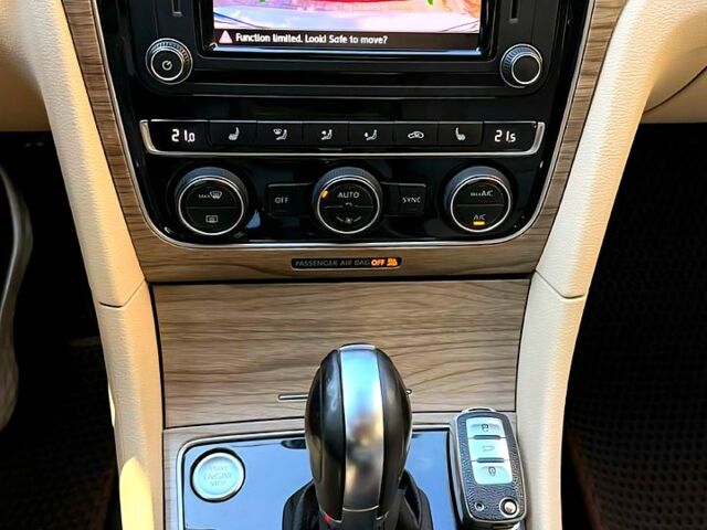 Белый Фольксваген Пассат, объемом двигателя 2 л и пробегом 192 тыс. км за 9999 $, фото 4 на Automoto.ua