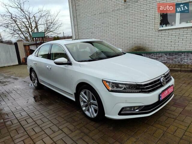 Белый Фольксваген Пассат, объемом двигателя 1.8 л и пробегом 185 тыс. км за 12600 $, фото 2 на Automoto.ua