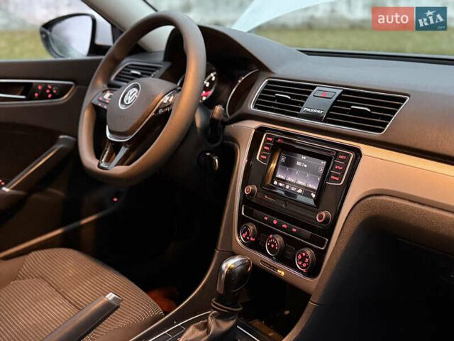 Белый Фольксваген Пассат, объемом двигателя 2 л и пробегом 273 тыс. км за 8300 $, фото 20 на Automoto.ua