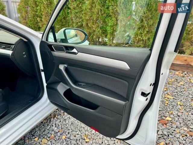 Белый Фольксваген Пассат, объемом двигателя 1.97 л и пробегом 240 тыс. км за 17900 $, фото 77 на Automoto.ua