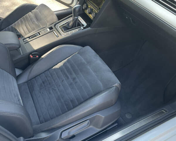 Белый Фольксваген Пассат, объемом двигателя 1.97 л и пробегом 123 тыс. км за 23499 $, фото 17 на Automoto.ua