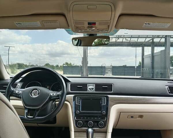 Білий Фольксваген Пассат, об'ємом двигуна 1.8 л та пробігом 109 тис. км за 17800 $, фото 6 на Automoto.ua