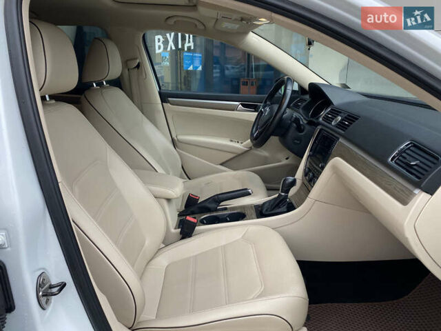 Белый Фольксваген Пассат, объемом двигателя 1.8 л и пробегом 198 тыс. км за 11150 $, фото 25 на Automoto.ua