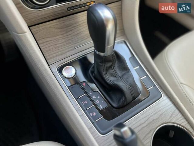 Фольксваген Пассат 2017 в Львове на Automoto.ua Белый Фольксваген Пассат, объемом двигателя 1.8 л и пробегом 78 тыс. км за 15750 $, фото 29 на Automoto.ua