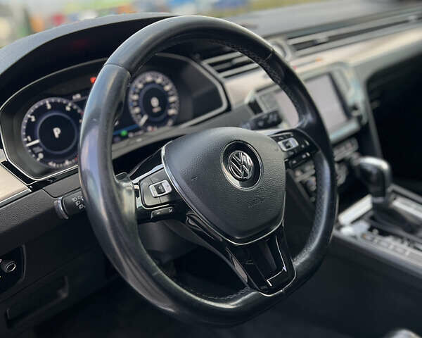 Белый Фольксваген Пассат, объемом двигателя 2 л и пробегом 320 тыс. км за 16900 $, фото 16 на Automoto.ua