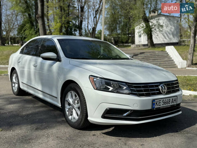 Белый Фольксваген Пассат, объемом двигателя 1.8 л и пробегом 78 тыс. км за 13800 $, фото 12 на Automoto.ua
