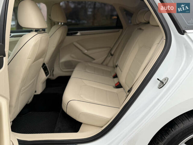 Белый Фольксваген Пассат, объемом двигателя 1.8 л и пробегом 150 тыс. км за 14600 $, фото 32 на Automoto.ua