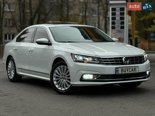 Белый Фольксваген Пассат, объемом двигателя 1.8 л и пробегом 57 тыс. км за 11299 $, фото 6 на Automoto.ua