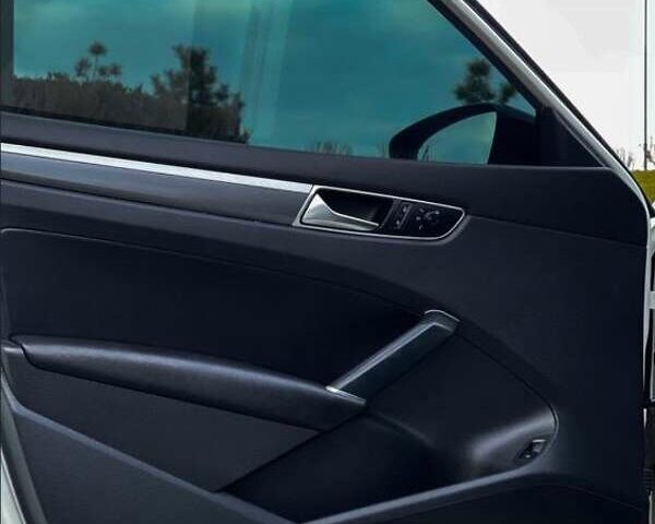 Білий Фольксваген Пассат, об'ємом двигуна 1.98 л та пробігом 113 тис. км за 15000 $, фото 3 на Automoto.ua