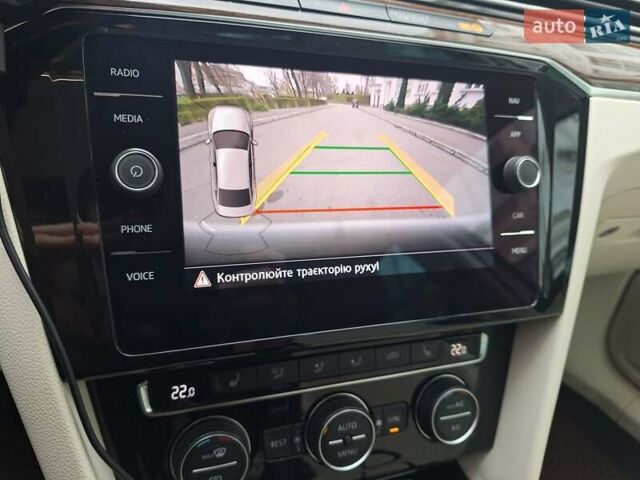 Белый Фольксваген Пассат, объемом двигателя 2 л и пробегом 200 тыс. км за 22500 $, фото 43 на Automoto.ua