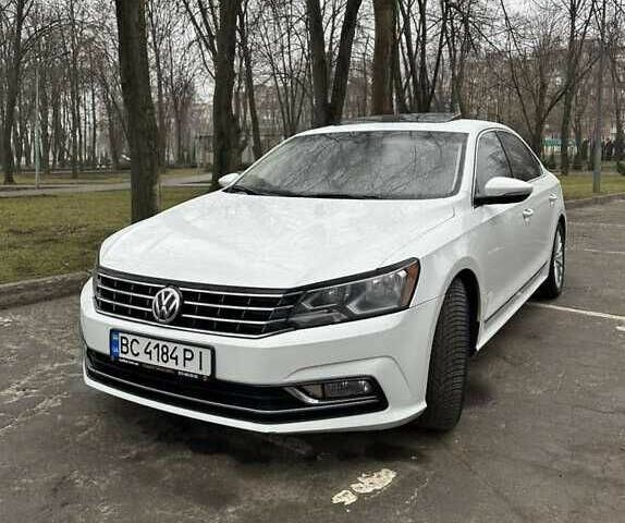 Білий Фольксваген Пассат, об'ємом двигуна 1.8 л та пробігом 132 тис. км за 10000 $, фото 1 на Automoto.ua