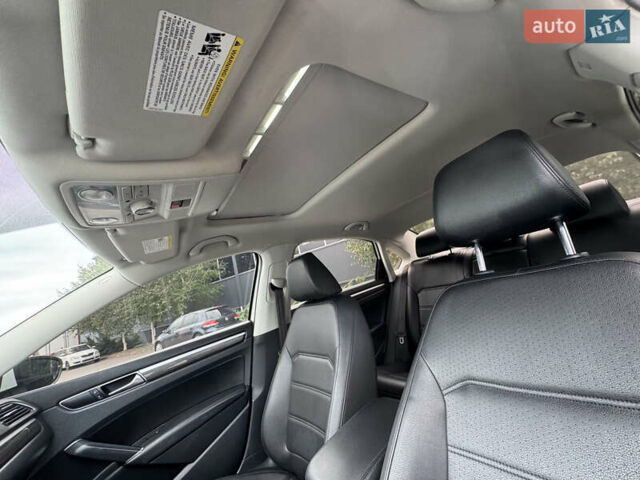 Білий Фольксваген Пассат, об'ємом двигуна 0 л та пробігом 175 тис. км за 13500 $, фото 6 на Automoto.ua