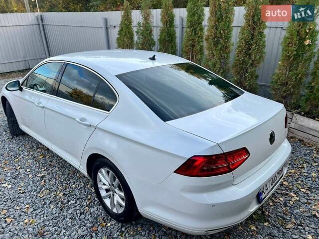 Белый Фольксваген Пассат, объемом двигателя 1.97 л и пробегом 240 тыс. км за 17900 $, фото 11 на Automoto.ua