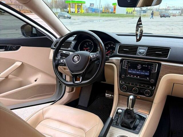 Білий Фольксваген Пассат, об'ємом двигуна 1.8 л та пробігом 108 тис. км за 17500 $, фото 3 на Automoto.ua