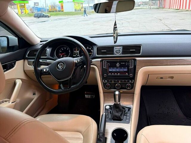 Білий Фольксваген Пассат, об'ємом двигуна 1.8 л та пробігом 108 тис. км за 17500 $, фото 1 на Automoto.ua