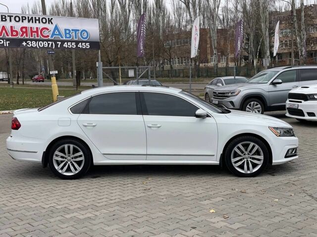 Белый Фольксваген Пассат, объемом двигателя 2 л и пробегом 119 тыс. км за 17400 $, фото 7 на Automoto.ua