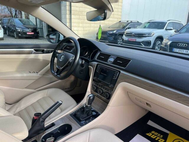 Белый Фольксваген Пассат, объемом двигателя 1.8 л и пробегом 178 тыс. км за 14200 $, фото 21 на Automoto.ua