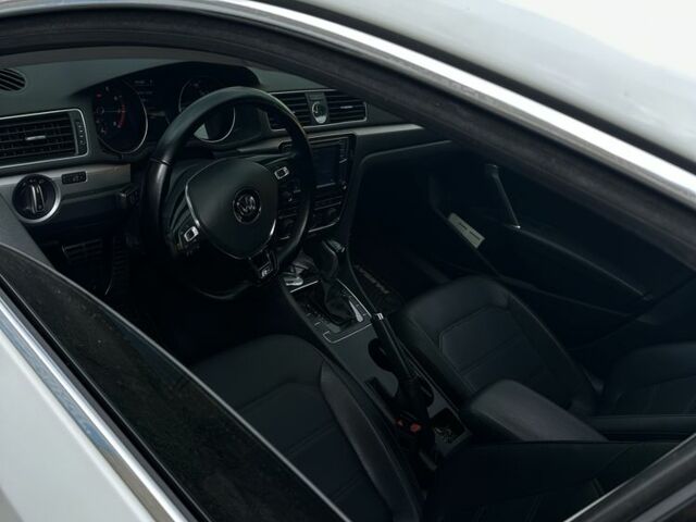 Белый Фольксваген Пассат, объемом двигателя 1.8 л и пробегом 109 тыс. км за 16500 $, фото 8 на Automoto.ua