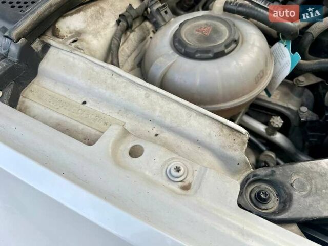 Белый Фольксваген Пассат, объемом двигателя 1.97 л и пробегом 240 тыс. км за 17900 $, фото 33 на Automoto.ua