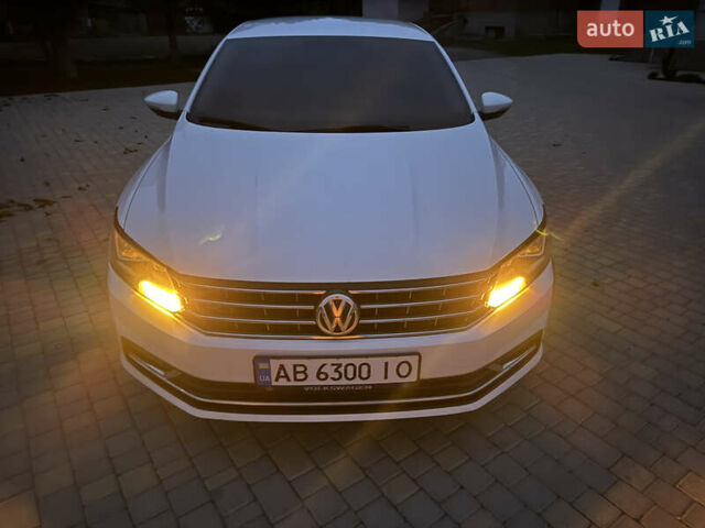 Белый Фольксваген Пассат, объемом двигателя 1.8 л и пробегом 185 тыс. км за 12650 $, фото 6 на Automoto.ua