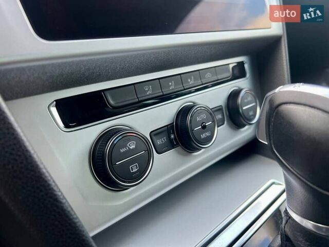 Белый Фольксваген Пассат, объемом двигателя 1.97 л и пробегом 240 тыс. км за 17900 $, фото 55 на Automoto.ua