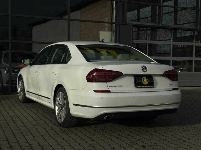 Белый Фольксваген Пассат, объемом двигателя 1.8 л и пробегом 178 тыс. км за 14200 $, фото 4 на Automoto.ua