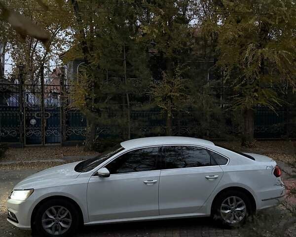 Білий Фольксваген Пассат, об'ємом двигуна 1.8 л та пробігом 124 тис. км за 11900 $, фото 2 на Automoto.ua