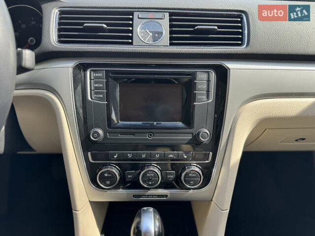 Белый Фольксваген Пассат, объемом двигателя 1.8 л и пробегом 78 тыс. км за 13800 $, фото 26 на Automoto.ua