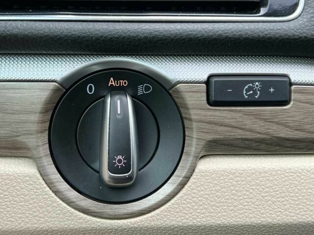 Білий Фольксваген Пассат, об'ємом двигуна 2 л та пробігом 115 тис. км за 12500 $, фото 17 на Automoto.ua