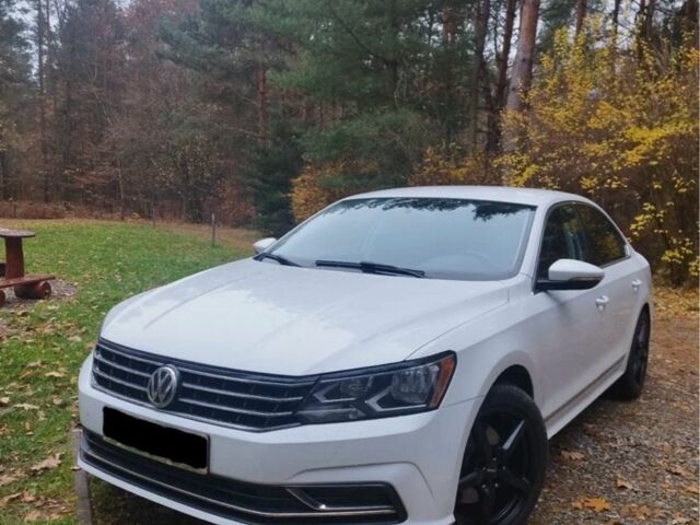 Білий Фольксваген Пассат, об'ємом двигуна 1.8 л та пробігом 140 тис. км за 8700 $, фото 1 на Automoto.ua