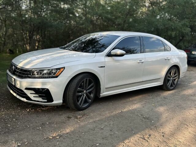 Белый Фольксваген Пассат, объемом двигателя 1.8 л и пробегом 109 тыс. км за 16500 $, фото 6 на Automoto.ua