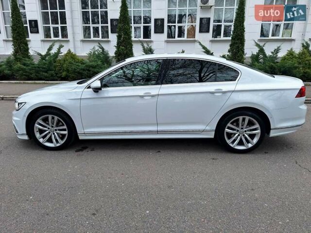 Белый Фольксваген Пассат, объемом двигателя 2 л и пробегом 200 тыс. км за 22500 $, фото 19 на Automoto.ua