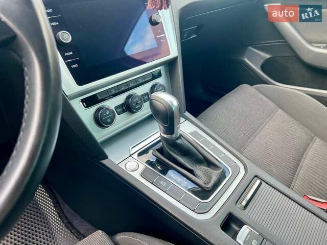 Белый Фольксваген Пассат, объемом двигателя 1.97 л и пробегом 240 тыс. км за 17900 $, фото 52 на Automoto.ua