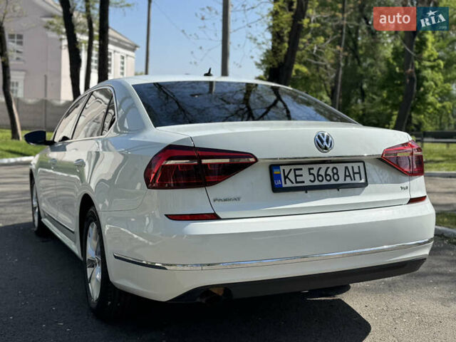 Белый Фольксваген Пассат, объемом двигателя 1.8 л и пробегом 78 тыс. км за 13800 $, фото 6 на Automoto.ua
