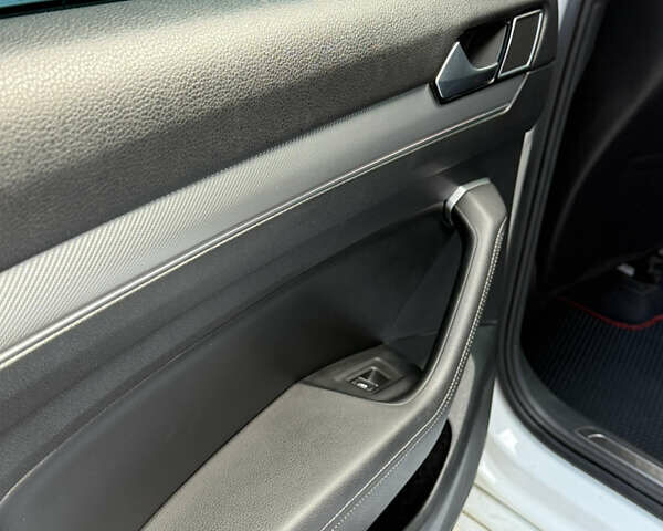 Белый Фольксваген Пассат, объемом двигателя 1.97 л и пробегом 375 тыс. км за 23500 $, фото 14 на Automoto.ua