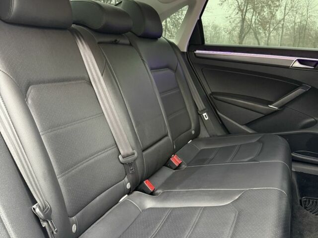 Білий Фольксваген Пассат, об'ємом двигуна 2 л та пробігом 135 тис. км за 15500 $, фото 16 на Automoto.ua