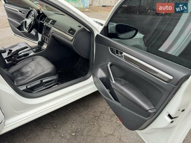 Белый Фольксваген Пассат, объемом двигателя 1.8 л и пробегом 206 тыс. км за 13800 $, фото 21 на Automoto.ua