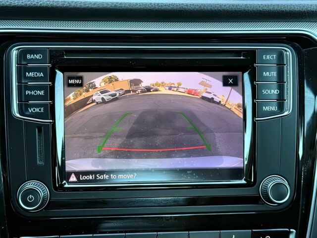 Белый Фольксваген Пассат, объемом двигателя 1.8 л и пробегом 53 тыс. км за 9800 $, фото 12 на Automoto.ua