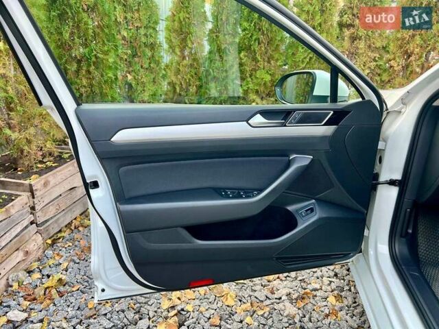 Белый Фольксваген Пассат, объемом двигателя 1.97 л и пробегом 240 тыс. км за 17900 $, фото 41 на Automoto.ua