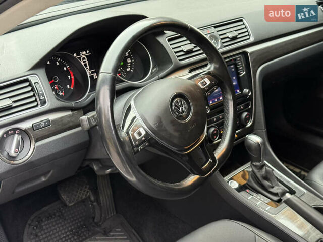 Белый Фольксваген Пассат, объемом двигателя 1.8 л и пробегом 57 тыс. км за 11299 $, фото 32 на Automoto.ua